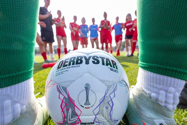 DFB-Pokal Playoffs Frauen: 1. FFV Erfurt vs. FC Ingolstadt 04; Erfurt; 16.08.2026 Spielball DFB-Pokal mit 1. FFV Erfurt im Hintergrund DFB-Pokal Playoffs Frauen: 1. FFV Erfurt vs. FC Ingolstadt 04; Sportforum Johannesplatz Erfurt; 16.08.2026 DFB REGULATIONS PROHIBIT ANY USE OF PHOTOGRAPHS AS IMAGE SEQUENCES AND OR QUASI-VIDEO. *** DFB Cup Playoffs Women s 1: FFV Erfurt vs. FC Ingolstadt 04, Erfurt, August 16, 2026; DFB Cup match ball with FFV Erfurt in the background; DFB Cup Playoffs Women s 1: FFV Erfurt vs. FC Ingolstadt 04, Sportforum Johannesplatz, ErErfurt, August 16, 2026 DFB regulations prohibit any use of photographs as image sequences and or quasi-video Copyright: xBEAUTIFULxSPORTS Duehringx