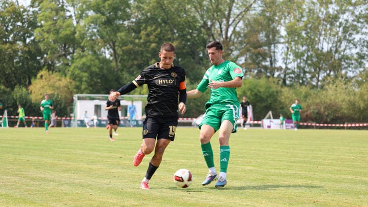 16.08.2026, xrekx, Fussball Testspiel, SV Auersmacher - SV Elversberg v.l. Lukas Pinckert (SV 07 Elversberg) (DFL DFB REGULATIONS PROHIBIT ANY USE OF PHOTOGRAPHS as IMAGE SEQUENCES and or QUASI-VIDEO) Auersmacher *** August 16, 2026, xrekx, Soccer Friendly Match, SV Auersmacher vs. SV Elversberg, from left: Lukas Pinckert, SV 07 Elversberg. DFL and DFB regulations prohibit any use of photographs as image sequences and or quasi-video. Auersmacher