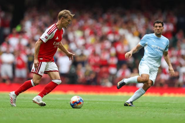 Arsenal v Manchester City FA Community Shield Martin odegaard of Arsenal attacks with pressure from Mateo Kovacic of Manchester City during the FA Community Shield match between Arsenal and Manchester City at the Principality Stadium, Cardiff 16 08 2026 UK Newspapers OUT Copyright: xKaraxThomasx FIL-23790-0085