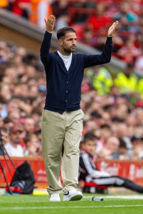 Football - Pre-Season Friendly - Liverpool FC v Como 1907 LIVERPOOL, ENGLAND - Sunday, August 16, 2026: Como s head coach Cesc FÃ bregas during a pre-season friendly match between Liverpool FC and Como 1907 at Anfield. (Photo by David Rawcliffe Propaganda) LIVERPOOL Anfield MERSEYSIDE ENGLAND  Copyright: xDavidxRawcliffex P2026-08-16-Liverpool_Como-84