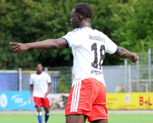 Regionalliga Nord Saison 2026-2027 Hamburger SV II - SV DrochtersenAssel im Stadion Hoheluft 1 - 4 Torjubel Radin Amadou (HSV II) *** Regionalliga Nord 2026–2027 Season: Hamburger SV II vs. SV Drochtersen-Assel at Hoheluft 1 Stadium; 4 goals; Radin Amadou celebrates for HSV II