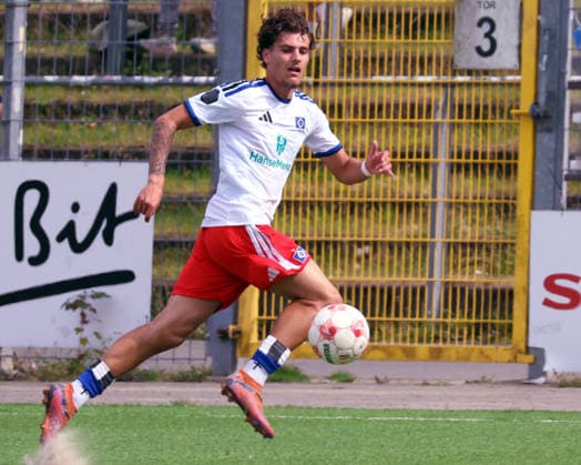 Regionalliga Nord Saison 2026-2027 Hamburger SV II - SV DrochtersenAssel im Stadion Hoheluft Alessandro Puzzo (HSV II) *** Regionalliga Nord 2026–2027 Season: Hamburger SV II vs. SV Drochtersen-Assel at Hoheluft Stadium; Alessandro Puzzo, HSV II