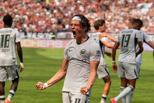 Deutschland: Fussball 2. Bundesliga, 2. Spieltag 2026 2027, Hannover 96 - VfL Wolfsburg am 16.08.2026 in Hannover (Heinz von Heiden Arena): Tor zum 0:1 Fabian Reese (VfL Wolfsburg, 11) Elfmeter Schuss Jubel, Freude, Torjubel, Emotionen, Gesichtsausdruck, Mimik *** German Soccer 2. Bundesliga, Matchday 2, 2026–2027, Hannover 96 vs. VfL Wolfsburg on August 16, 2026, at the Heinz von Heiden Arena in Hannover; goal to make it 0–1 by Fabian Reese of VfL Wolfsburg, 11th penalty kick; celebration, joy, goal celebration, emotions, facial expression, facial gestures Copyright: xSvenxHeidmannx