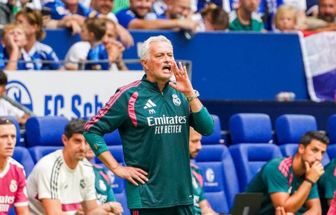 Deutschland: Fussball Testspiel Vereine 2026 2027, Freundschaftsspiel FC Schalke Real Madrid VELTINS-Arena (Gelsenkirchen): Mimik, Gesichtsausdruck, Emotion JosÃ Mourinho Jose Mourinho (Trainer Real Madrid) *** Germany Soccer Friendly Matches Clubs 2026 2027, Friendly Match FC Schalke vs. Real Madrid at VELTINS Arena in Gelsenkirchen; Facial Expressions, Emotions; José Mourinho, Real Madrid Coach Copyright: xAymanxAlahmedx