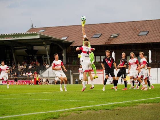 Jerik von der Felsen (VfB Stuttgart U23, 01) klaert Eckball GER, Fussball, VfB Stuttgart II vs. Viktoria Koeln, 3. Liga, 2. Spieltag, Saison 2026 2027, 16.08.2026 GER, Fussball, VfB Stuttgart II vs. Viktoria Koeln, 3. Liga, 2. Spieltag, Saison 2026 2027, 16.08.2026 Aspach *** Jerik von der Felsen, VfB Stuttgart U23, 01 clears a corner kick GER, Soccer, VfB Stuttgart II vs. Viktoria Cologne, 3. Liga, Matchday 2, 2026–2027 Season, August 16, 2026 GER, Soccer, VfB Stuttgart II vs. Viktoria Cologne, 3. Liga, Matchday 2, 2026–2027 season, August 16, 2026 Aspach Copyright: xCarstenxSchweringx EP_CSG