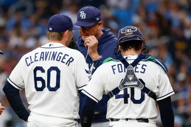 August 16, 2026, St. Petersburg, Florida, USA: Tampa Bay Rays pitching coach Kyle Snyder (23) visits pitcher Garrett Cleavinger (60), while the Baltimore Orioles wait to bat during the fifth inning at Tropicana Field on Sunday, Aug. 16, 2026, in St. Petersburg. St. Petersburg USA - ZUMAs70_ 0864203599st Copyright: xJeffereexWoox