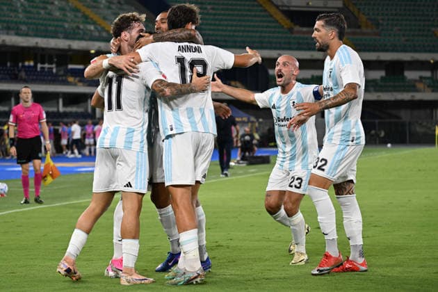 IPA87550949 - The Virtus Entella Chiavari team celebrates after scoring a goal during the soccer match between Hellas Verona FC and Virtus Entella Chiavari, in the Round of 32 of the 2026 2027 Frecciarossa Italian Cup at Marcantonio Bentegodi Stadium on August 16, 2026 in Verona, Italy.  Copyright: xRobertoxTommasini IPAxSportx xx 87550949