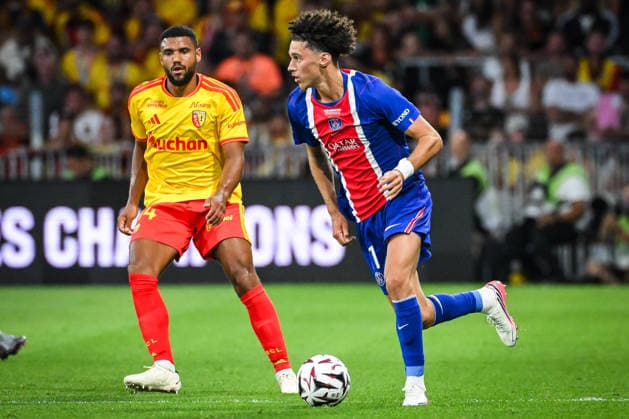 August 16, 2026, Lens, France, France: Matthieu UDOL of Lens and Maghnes AKLIOUCHE of PSG during the Champions Trophy (Trophee des Champions) match between RC Lens and Paris Saint-Germain (PSG) at Bollaert-Delelis Stadium on August 16, 2026 in Lens, France. Lens France - ZUMAm308 20260816_zsp_m308_010 Copyright: xMatthieuxMirvillex