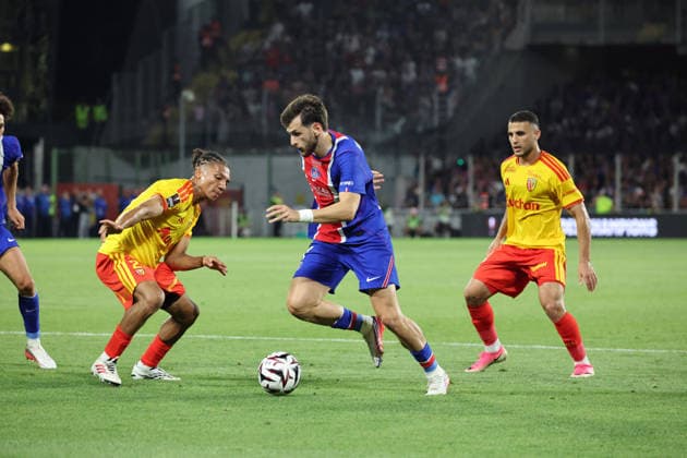 FOOTBALL : RC Lens vs Paris Saint-Germain - TrophÃ e des Champions - 16 08 2026 Khvicha KVARATSKHELIA (PSG) lors du match RC Lens vs Paris Saint-Germain, TrophÃ e des Champions, stade Bollaert-Delelis, le 16 aoÃ»t 2026 - photo Laurent Sanson PsnewZ  Copyright: xLaurentxSANSONx xPsnewZx
