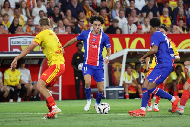 FOOTBALL : RC Lens vs Paris Saint-Germain - TrophÃ e des Champions - 16 08 2026 Maghnes AKLIOUCHE (PSG) lors du match RC Lens vs Paris Saint-Germain, TrophÃ e des Champions, stade Bollaert-Delelis, le 16 aoÃ»t 2026 - photo Laurent Sanson PsnewZ  Copyright: xLaurentxSANSONx xPsnewZx