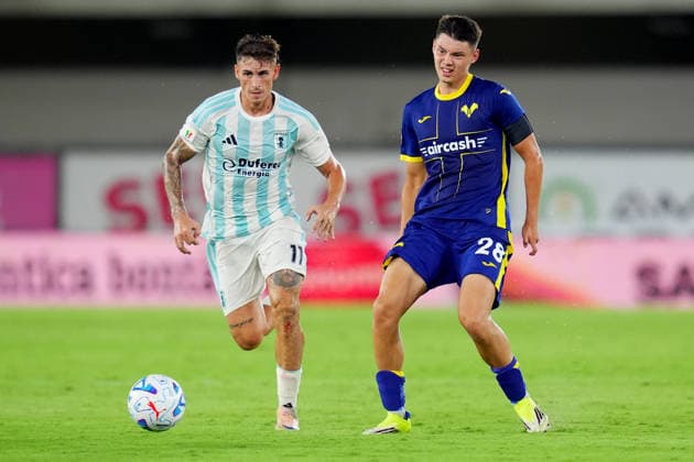Verona s Tobias Slotsager fights for the ball with Entella s Bernat Guiu Vilanova during Frecciarossa Italian Cup 2026 2027 soccer match between Hellas Verona and Entella at the Bentegodi Stadium in Verona, north Italy - Sunday August 16, 2026. - Soccer .  Copyright: xSpada LaPressex