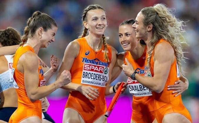 Sport Bilder des Tages BIRMINGHAM - Myrte van der Schoot, Lieke Klaver, Eveline Saalberg and Femke Broeders-Bol in action during the women s 4x400 relay final on the final day of the European Athletics Championships. IRIS VAN DEN BROEK ANP xVIxANPxSportx xxANPxIVx 565645784 originalFilename: 565645784.jpg