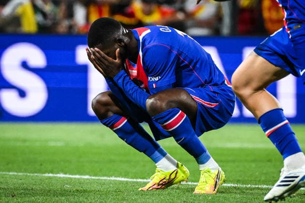 August 16, 2026, Lens, France, France: Ousmane DEMBELE of PSG looks dejected during the Champions Trophy (Trophee des Champions) match between RC Lens and Paris Saint-Germain (PSG) at Bollaert-Delelis Stadium on August 16, 2026 in Lens, France. Lens France - ZUMAm308 20260816_zsp_m308_020 Copyright: xMatthieuxMirvillex