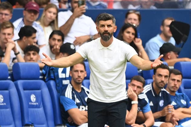 Trainer Miron MUSLIC (GE) Gestik, Geste, gestikuliert, Fussball Freundschaftsspiel FC Schalke 04 - Real Madrid 0-3 am 16.08.2026 in der Veltins-Arena Gelsenkirchen Deutschland. DFL regulations prohibit any use of photographs as image sequences and or quasi-video Â *** Coach Miron MUSLIC GE Gestures, gesture, gesticulates, Soccer friendly match: FC Schalke 04 vs. Real Madrid 0–3 on August 16, 2026, at the Veltins Arena in Gelsenkirchen, Germany. DFL regulations prohibit any use of photographs as image sequences and or quasi-video.