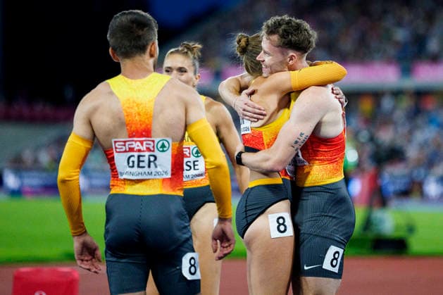 BIRMINGHAM, GREAT BRITAIN - AUGUST 16, 2026 : Silver for the 4x100m mixed relay: Kevin KRANZ (GER Germany), Rebekka HAASE (GER Germany), Heiko GUSSMANN (GER Germany) and Gina LÜCKENKEMPER (GER Germany) during the European Athletics Championships at Alexander Stadium on August 16, 2026 in Birmingham, Great Britain. Great Britain Copyright: xLeahxKohringx