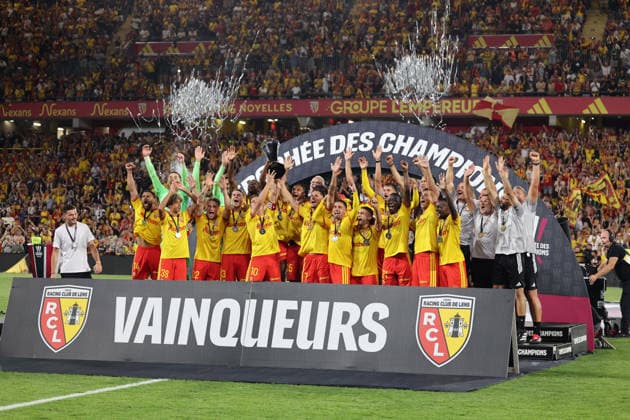 FOOTBALL : RC Lens vs Paris Saint-Germain - TrophÃ e des Champions - 16 08 2026 Joie des joueurs de Lens qui remportent le TrophÃ e des Champions 2026 lors du match RC Lens vs Paris Saint-Germain, TrophÃ e des Champions, stade Bollaert-Delelis, le 16 aoÃ»t 2026 - photo Laurent Sanson PsnewZ  Copyright: xLaurentxSANSONx xPsnewZx