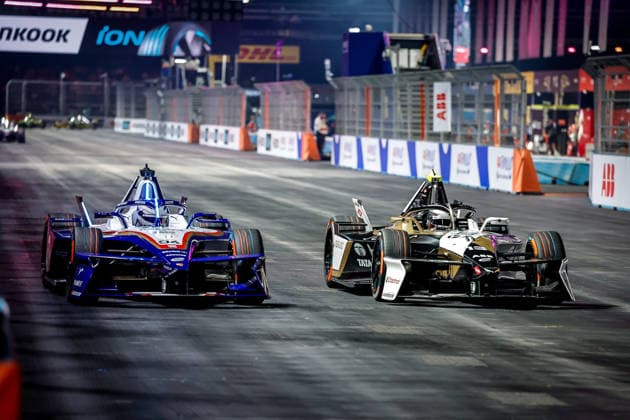 2026 FORMULA E LONDON ePRIX 94 WEHRLEIN Pascal (ger), Porsche Formula E Team, Porsche 99X Electric, action, 13 DA COSTA Antonio Felix (prt), Jaguar TCS Racing, Jaguar I-Type 7, action during the London ePrix, 16th and 17th round of the 2025-26 ABB FIA Formula E World Championship, WM, Weltmeisterschaft on the ExCel London Circuit from August 14 to 16, 2026 in London, United Kingdom - LondonUnited Kingdom  Copyright: xPauloxMariax