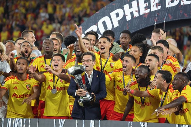 FOOTBALL : RC Lens vs Paris Saint-Germain - TrophÃ e des Champions - 16 08 2026 Joie des joueurs de Lens qui remportent le TrophÃ e des Champions 2026 lors du match RC Lens vs Paris Saint-Germain, TrophÃ e des Champions, stade Bollaert-Delelis, le 16 aoÃ»t 2026 - photo Laurent Sanson PsnewZ  Copyright: xLaurentxSANSONx xPsnewZx
