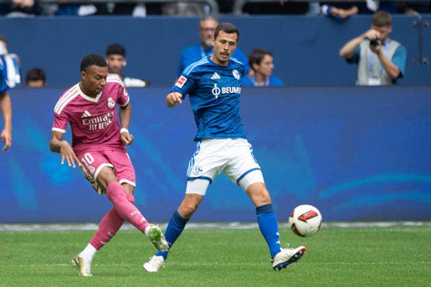 Kylian MBAPPE (Real Madrid) gegen Ron SCHALLENBERG (GE) Aktion, Zweikampf, Fussball Freundschaftsspiel FC Schalke 04 - Real Madrid 0-3 am 16.08.2026 in der Veltins-Arena Gelsenkirchen Deutschland. DFL regulations prohibit any use of photographs as image sequences and or quasi-video Â *** Kylian MBAPPE vs. Ron SCHALLENBERG, Real Madrid vs. GE Action, Tackle, Soccer Friendly Match: FC Schalke 04 vs. Real Madrid 0–3 on August 16, 2026, at the Veltins Arena in Gelsenkirchen, Germany. DFL regulations prohibit any use of photographs as image sequences and or quasi-video.