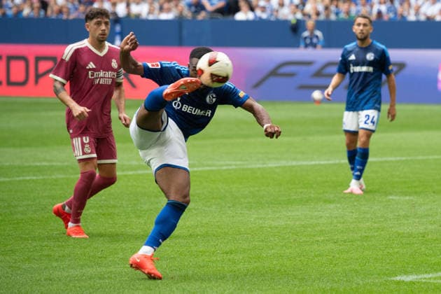 Moussa SYLLA (GE) Aktion, Torchance Fussball Freundschaftsspiel FC Schalke 04 - Real Madrid 0-3 am 16.08.2026 in der Veltins-Arena Gelsenkirchen Deutschland. DFL regulations prohibit any use of photographs as image sequences and or quasi-video Â *** Moussa SYLLA GE Action, Scoring Opportunity, Soccer Friendly Match: FC Schalke 04 vs. Real Madrid 0–3 on August 16, 2026, at the Veltins Arena in Gelsenkirchen, Germany. DFL regulations prohibit any use of photographs as image sequences and or quasi-video.
