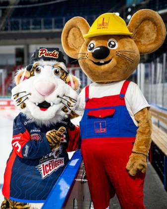 16.08.2026 - Eishockey - Saison 2026 2027 - Penny DEL - Public Practice der Nürnberg Ice Tigers Icetigers - ThHa - xthxhax - Pucki (Maskottchen, Nürnberg Ice Tigers, NIT ) mit Maxmaus (Maskottchen, Firma Max Bögl ) *** August 16, 2026, 2026–2027 Ice Hockey Season, Penny DEL, Nuremberg Ice Tigers Public Practice, Icetigers ThHa xthxhax, Pucki Mascot, Nuremberg Ice Tigers, NIT with Maxmaus Mascot, Max Bögl Company