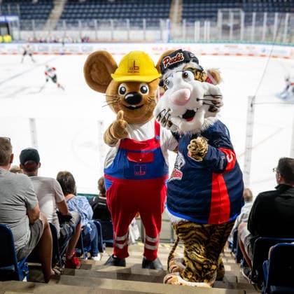 16.08.2026 - Eishockey - Saison 2026 2027 - Penny DEL - Public Practice der Nürnberg Ice Tigers Icetigers - ThHa - xthxhax - Maxmaus (Maskottchen, Firma Max Bögl ) mit Pucki (Maskottchen, Nürnberg Ice Tigers, NIT ) *** August 16, 2026 Ice Hockey Season 2026–2027 Penny DEL Public Practice of the Nuremberg Ice Tigers Icetigers ThHa xthxhax Maxmaus Mascot, Max Bögl Company with Pucki Mascot, Nuremberg Ice Tigers, NIT
