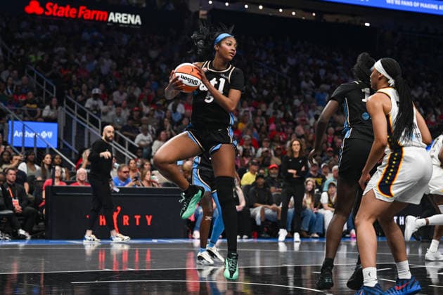 ATLANTA, GA - AUGUST 16: Angel Reese 5 of Atlanta grabs a rebound during the WNBA, Basketball Damen, USA game between the Indiana Fever and the Atlanta Dream on August 15th, 2026 at State Farm Arena in Atlanta, GA. (Photo by Rich von Biberstein Icon Sportswire) WNBA: AUG 16 Indiana Fever at Atlanta Dream EDITORIAL USE ONLY Icon260816003
