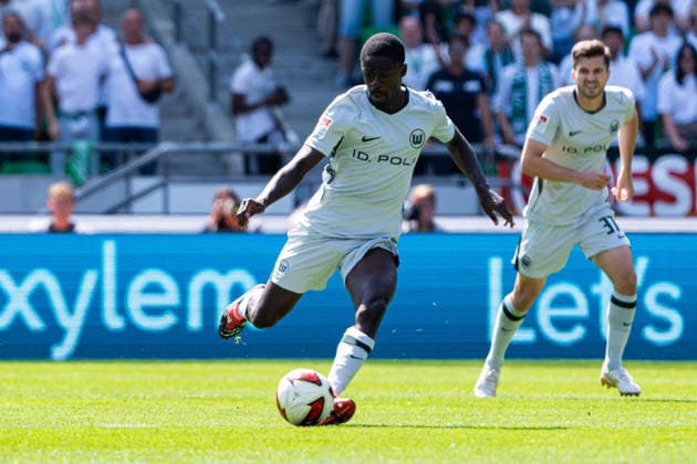 Hannover, Deutschland 16. August 2026: 2. BL - 2026 2027 - Sp. 2 - Hannover 96 gegen VfL Wolfsburg Im Bild: Sael Kumbedi (VfL) DFL DFB regulations prohibit any use of photographs as image sequences and or quasi-video Heinz von Heiden Arena Niedersachsen *** Hanover, Germany, August 16, 2026, 2nd Bundesliga 2026–2027, Matchday 2: Hannover 96 vs. VfL Wolfsburg. Pictured: Sael Kumbedi, VfL. DFL and DFB regulations prohibit any use of photographs as image sequences and or quasi-video. Heinz von Heiden Arena, Lower Saxony Copyright: xFotostandx xKruczynskix