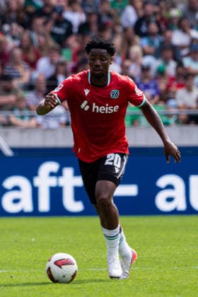 Hannover, Deutschland 16. August 2026: 2. BL - 2026 2027 - Sp. 2 - Hannover 96 gegen VfL Wolfsburg Im Bild: Ime Daniel Okon (H96) DFL DFB regulations prohibit any use of photographs as image sequences and or quasi-video Heinz von Heiden Arena Niedersachsen *** Hanover, Germany, August 16, 2026, 2nd Bundesliga 2026–2027, Matchday 2: Hannover 96 vs. VfL Wolfsburg. Pictured: Ime Daniel Okon (H96). DFL and DFB regulations prohibit any use of photographs as image sequences and or quasi-video. Heinz von Heiden Arena, Lower Saxony Copyright: xFotostandx xKruczynskix