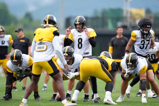 August 16, 2026, Latrobe, Pa, USA: August 16, 2026: Aaron Rodgers 8 during the Pittsburgh Steelers Training Camp at Saint Vincent College in Latrobe PA. Latrobe USA - ZUMAa234 20260816_zsa_a234_021 Copyright: xAMGx