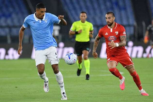 IPA87557622 - Danilho Doekhi of SS Lazio and Ettore Gliozzi of Mantova 1911 during the Round of 32 match of the Coppa Italia between Lazio and Mantova at the Stadio Olimpico. Rome (Italy), August 16, 2026 Mattia Vian  Copyright: xMattiaxVian IPAxSportx xx 87557622