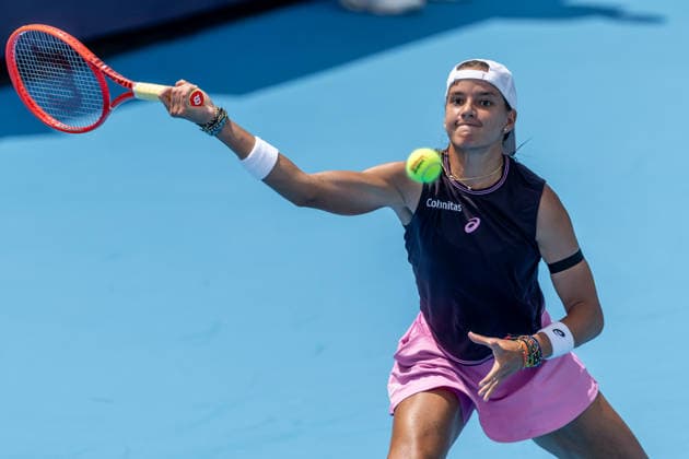 August 16, 2026, Mason, Ohio, U.S: Emiliana Arango (COL) hits a forehand shot during SundayÃ¢â‚¬â ¢s second round of the Cincinnati Open at the Lindner Family Tennis Center , Mason, Oh. Mason U.S - ZUMAs304 20260816_zaf_s304_109 Copyright: xScottxStuartx