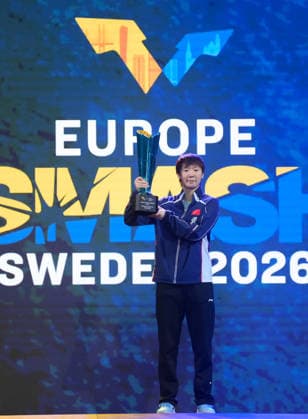 (260817) -- MALMO, Aug. 17, 2026 -- First-placed Wang Manyu of China poses after the women s singles final match against Wang Yidi of China at the WTT Europe Smash Sweden 2026 in Malmo, Sweden, Aug. 16, 2026. ) (SP)SWEDEN-MALMO Table tennis, Tischtennis WTT EUROPE SMASH 2026-WOMEN SINGLES WengxXinyang 
