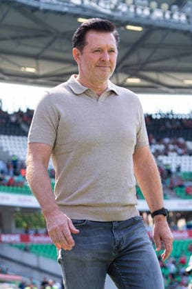 Hannover, Deutschland 16. August 2026: 2. BL - 2026 2027 - Sp. 2 - Hannover 96 gegen VfL Wolfsburg Im Bild: Trainer Christian Titz (H96) DFL DFB regulations prohibit any use of photographs as image sequences and or quasi-video Heinz von Heiden Arena Niedersachsen *** Hanover, Germany, August 16, 2026, 2nd Bundesliga 2026–2027, Matchday 2: Hannover 96 vs. VfL Wolfsburg. Pictured: Coach Christian Titz, H96. DFL and DFB regulations prohibit any use of photographs as image sequences and or quasi-video. Heinz von Heiden Arena, Lower Saxony Copyright: xFotostandx xKruczynskix