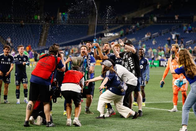 SEATTLE, WA - AUGUST 16: Players from the Vancouver Whitecaps celebrate after a game between the Vancouver Whitecaps and Seattle Sounders on August 16, 2026 at Lumen Field in Seattle, Washington. (Photo by Henry Rodenburg Icon Sportswire) SOCCER: AUG 16 MLS, Fussball Herren, USA Seattle Sounders FC vs Vancouver Whitecaps FC EDITORIAL USE ONLY Icon26081604