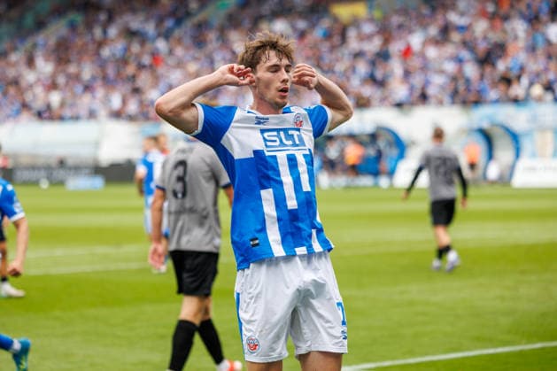 Torjubel und Freude bei Torschütze Bernie Lennemann (Rostock) nach seinem Treffer zum 2:3; GER, FC Hansa Rostock vs. SV Waldhof Mannheim, Fußball, Männer, 3.Liga, 02.Spieltag, Spielzeit 2026 2027, 16.08.2026 Rostock Ostseestadion Mecklenburg - Vorpommern Deutschland *** Goal celebration and joy from goal scorer Bernie Lennemann of Rostock after his goal to make it 2–3 GER, FC Hansa Rostock vs. SV Waldhof Mannheim, Soccer, Men, 3rd Division, Matchday 2, 2026–2027 Season, August 16, 2026, Rostock Ostseestadion, Mecklenburg-Western Pomerania, Germany