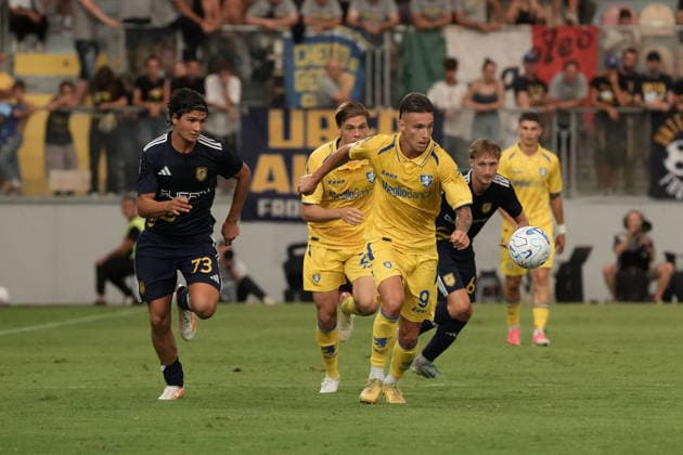 SOCCER - Coppa Italia - Frosinone Calcio vs. SS Juve Stabia Photo by IPA ABACAPRESS.COM87565358 - Raimondo Antonio (9) of Frosinone Calcio controls the ball during the Round of 32 of the 2026 27 Coppa Italia match between Frosinone Calcio and SS Juve Stabia on August 16, 2023, at the Benito Stirpe Stadium (Frosinone), Italy Frosinone Italy  Copyright: xIPAxSport ABACAx