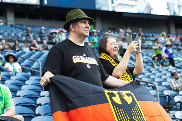 Thomas Müller fans seen during MLS, Fussball Herren, USA game between teams of Seattle Sounders and Vancouver Whitecaps (Gael Amador Ball Raw Images) Seattle Lumen Field USA Copyright: xGaelxAmadorx Sounders_vs_Whitecaps0016