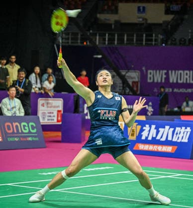 NEW DELHI, INDIA - AUGUST 17: South Korean badminton player An Se-young competes against Bulgarian player Kaloyana Nalbantova in their women s singles Round of 64 match during the opening day of the BWF World Championships 2026 at the Indira Gandhi Arena on August 17, 2026 in New Delhi, India. Top seed and reigning Olympic champion An Se-young enters the marquee event as a strong favorite in the women s singles draw as she begins her campaign for world title glory in the Indian capital.(Photo by Sanchit Khanna Hindustan Times) BWF World Championships 2026