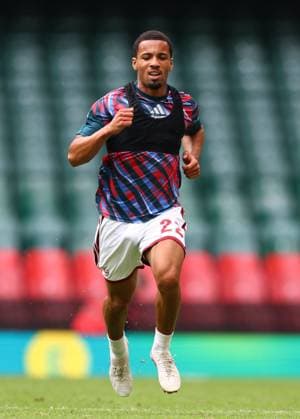 Ethan Nwaneri of Arsenal warms down after not featuring in the match Arsenal v Manchester City, FA Community Shield, Football, Principality Stadium, Cardiff, Wales, UK - 16 Aug 2026Cardiff Principality Stadium Wales United Kingdom EDITORIAL USE ONLY No use with unauthorised audio, video, data, fixture lists, club league logos or live services. Online in-match use limited to 120 images, no video emulation. No use in betting, games or single club league player publications. Copyright: xKieranxMcManus Shutterstockx 17070166gk