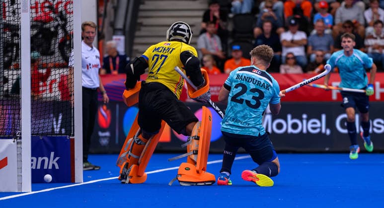 Hockey World Cup Day Three Nick Bandurak of England scores the first of two goals against India during the Pool D match in the 2026 FIH Hockey World Cup at Wagener Stadium, Amstelveen 17 08 2026 UK Newspapers OUT Copyright: xGraemexWilcocksonx FIL-23792-0044