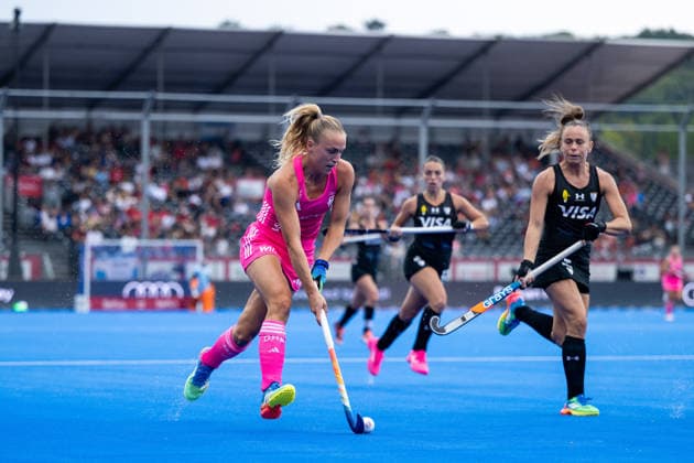 17.08.2026, BEL, Hockey, Frauen, FIH Weltmeisterschaft, Länderspiel, Deutschland vs Argentinien Jette Fleschütz ( Deutschland, 28 ) am Ball, Wavre Belfius Arena Belgirn *** August 17, 2026, BEL, Field Hockey, Women s, FIH World Championship, International Match, Germany vs. Argentina, Jette Fleschütz (Germany), No. 28 on the field, Wavre Belfius Arena, Belgirn Copyright: xNordphoto Memmlerx