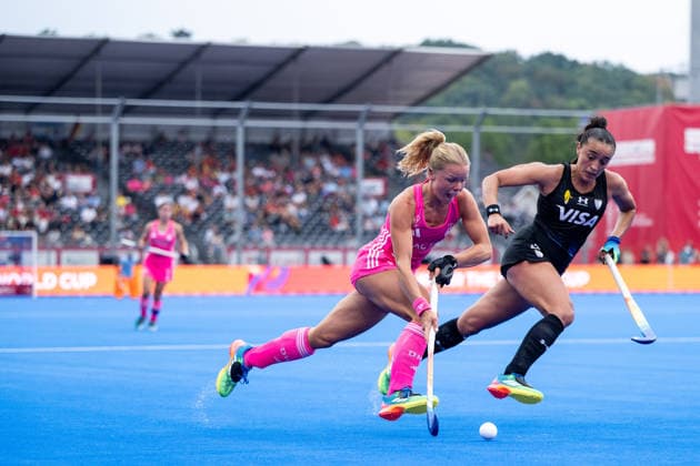 17.08.2026, BEL, Hockey, Frauen, FIH Weltmeisterschaft, Länderspiel, Deutschland vs Argentinien Emma Davidsmeyer ( Deutschland, 23 ) im Zweikampf mit Victoria Miranda ( Argentinien, 29 ), Wavre Belfius Arena Belgirn *** August 17, 2026, BEL, Hockey, Women s, FIH World Championship, International Match, Germany vs. Argentina: Emma Davidsmeyer (Germany, 23) in a one-on-one battle with Victoria Miranda (Argentina, 29), Wavre Belfius Arena, Belgirn Copyright: xNordphoto Memmlerx