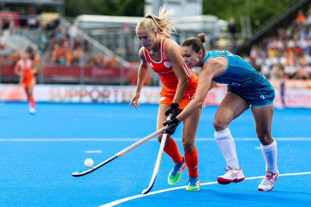 Netherlands v Australia - FIH Hockey World Cup AMSTELVEEN, NETHERLANDS - AUGUST 17: Luna Fokke of Netherlands and Morgan Mathison of Australia during the FIH Hockey World Cup match between Netherlands and Australia at Wagener Stadion on August 17, 2026 in Amstelveen, Netherlands. Amstelveen Wagener Stadion Netherlands Content not available for redistribution in The Netherlands directly or indirectly through any third parties. Copyright: xMarcelxvanxPlateringenx