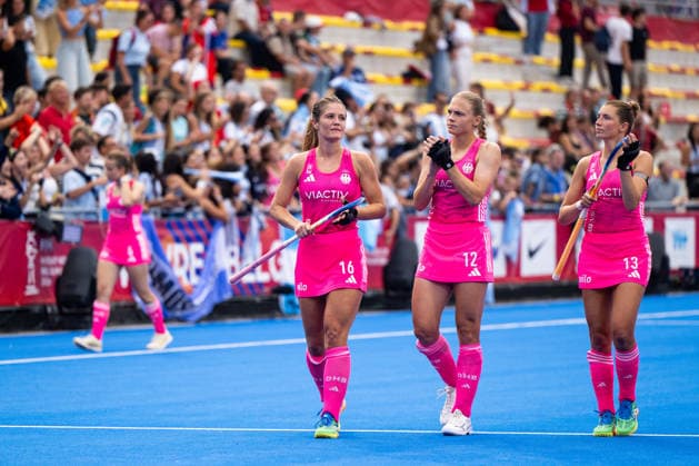 17.08.2026, BEL, Hockey, Frauen, FIH Weltmeisterschaft, Länderspiel, Deutschland vs Argentinien Sonja Zimmermann ( Deutschland, 16 ), Ines Wanner ( Deutschland, 12 ), Hanna Rothländer ( Deutschland, 13 ) ist enttäuscht über die 2:3 Niederlage, Wavre Belfius Arena Wallonisch-Brabant Belgien *** August 17, 2026, BEL, Hockey, Women, FIH World Championship, International Match, Germany vs. Argentina Sonja Zimmermann (Germany), 16, Ines Wanner (Germany), 12, Hanna Rothländer (Germany), 13, is disappointed by the 2–3 loss, Wavre Belfius Arena, Walloon Brabant, Belgium Copyright: xNordphoto Memmlerx