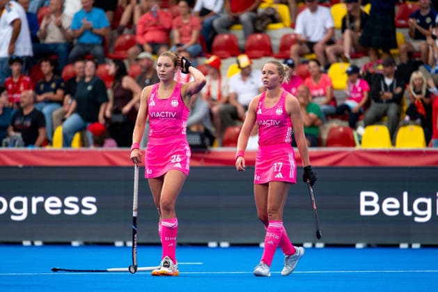 17.08.2026, BEL, Hockey, Frauen, FIH Weltmeisterschaft, Länderspiel, Deutschland vs Argentinien Felicia Wiedermann ( Deutschland, 26 ), Lynn Krings ( Deutschland, 17 ) ist enttäuscht über die 2:3 Niederlage, Wavre Belfius Arena Wallonisch-Brabant Belgien *** August 17, 2026, BEL, Field Hockey, Women s, FIH World Championship, International Match, Germany vs. Argentina: Felicia Wiedermann (Germany, 26) and Lynn Krings (Germany, 17) are disappointed by the 2–3 loss, Wavre Belfius Arena, Walloon Brabant, Belgium Copyright: xNordphoto Memmlerx