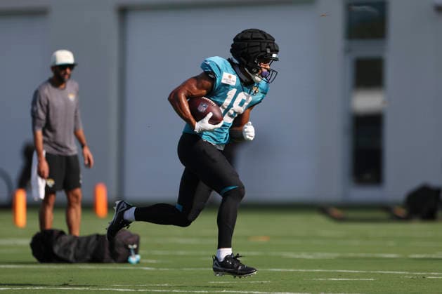 JACKSONVILLE, FL - AUGUST 17: Jacksonville Jaguars wide receiver CJ Williams (18) runs during training camp on August 17, 2026 at the Miller Electric Center in Jacksonville, Fl. (Photo by David Rosenblum Icon Sportswire) NFL, American Football Herren, USA AUG 17 Jaguars Training Camp EDITORIAL USE ONLY Icon260817238431