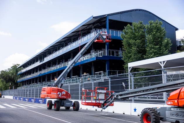 Preparations for Freedom 250 Grand Prix in Washington Work crews build a grandstand near the US Capitol ahead of the Freedom 250 Grand Prix in Washington DC, USA, 17 August 2026. The race, the first IndyCar, Indy Car, IRL, USA event to take place near the National Mall, is scheduled for 22-23 August. WASHINGTON DC USA  Copyright: xJIMxLOxSCALZOx