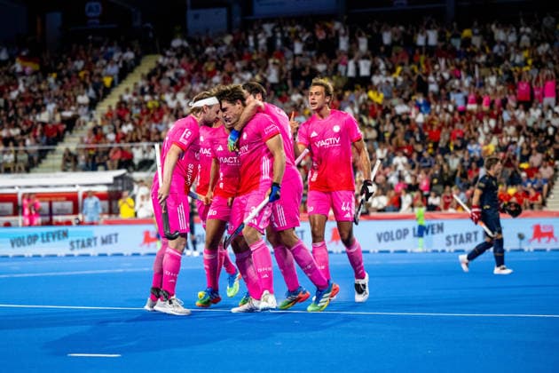 17.08.2026, BEL, Hockey, Herren, FIH Weltmeisterschaft, Länderspiel, Deutschland vs Belgien Jakob Brilla ( Deutschland, 34 ), Christopher Rühr ( Deutschland, 17 ), Moritz Ludwig ( Deutschland, 44 ) und Team jubeln über das Tor zum 1:0, Wavre Belfius Arena Wallonisch-Brabant Belgien *** August 17, 2026, BEL, Hockey, Men’s, FIH World Championship, International Match, Germany vs. Belgium Jakob Brilla (Germany), 34, Christopher Rühr (Germany), 17, Moritz Ludwig (Germany), 44, and the team celebrate the 1–0 goal, Wavre Belfius Arena, Walloon Brabant, Belgium Copyright: xNordphoto Memmlerx