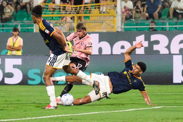 IPA87582570 - Palermo, Italy, August 17, 2026. Renzo Barbera Stadium, Palermo vs. Lecce, a match in the 32nd round of the 2026–2027 Italian Cup. Pictured: Dennis Johnsen (Palermo FC)  Copyright: xFedericoxSerra IPAxSportx xx 87582570